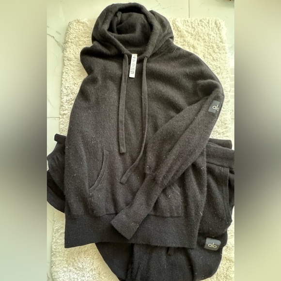 Cashmere Jet Set Hoodie - Picture 5 of 5
